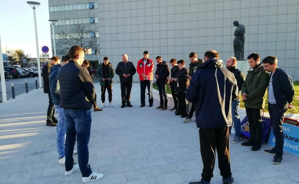 VIDEO KOJI JE ODJEKNUO Splitski muškarci stali u obranu života