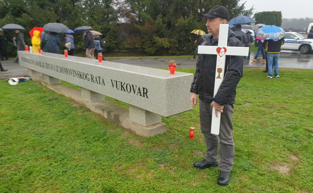 Veseljko Kralj: Vukovar - grad (malenih) heroja