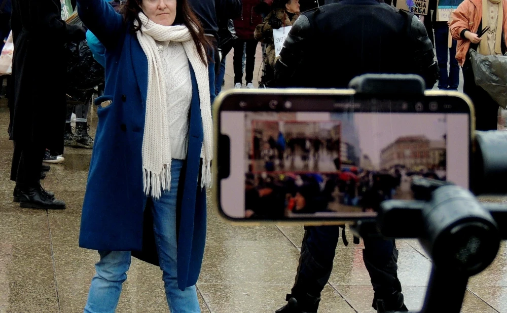 DEMANTI NA NU2: Mi molitvom ne širimo mizogine stavove, dok Vaša gošća zasigurno širi mržnju prema muškarcima