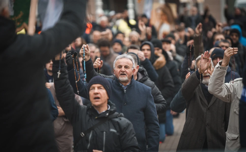I ove prve subote muškarci mole krunicu u 23 hrvatska grada