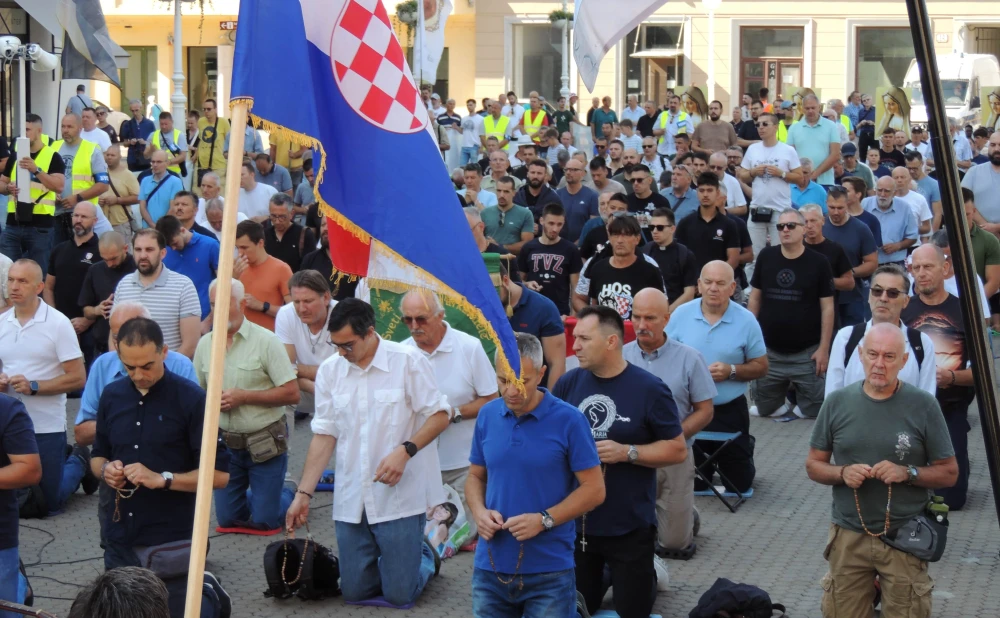 Ove subote muškarci mole krunicu na 27 lokacija diljem Hrvatske