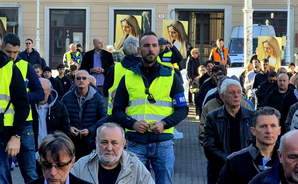 FOTO & VIDEO Održana još jedna milosna i dostojanstvena prva subota u mjesecu na Trgu