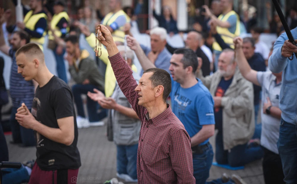 SVJEDOČANSTVO Ne smatram da molitelji na trgovima žele ograničiti moja ženska prava