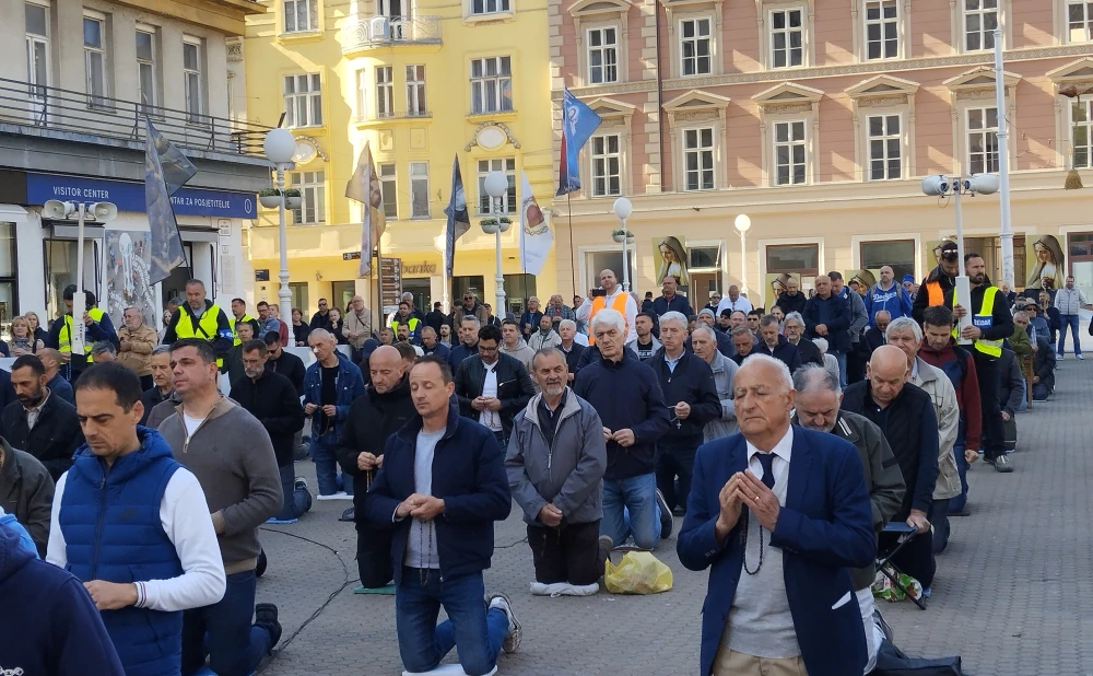 FOTO/VIDEO Prve subote u svibnju održana još jedna javna molitva muškaraca u Zagrebu