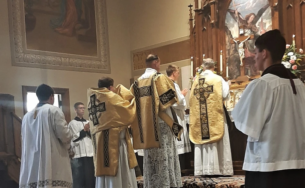 SVEĆENIČKO BRATSTVO SV. PETRA: Suprotnost FSSPX-a, pročitajte intervju!