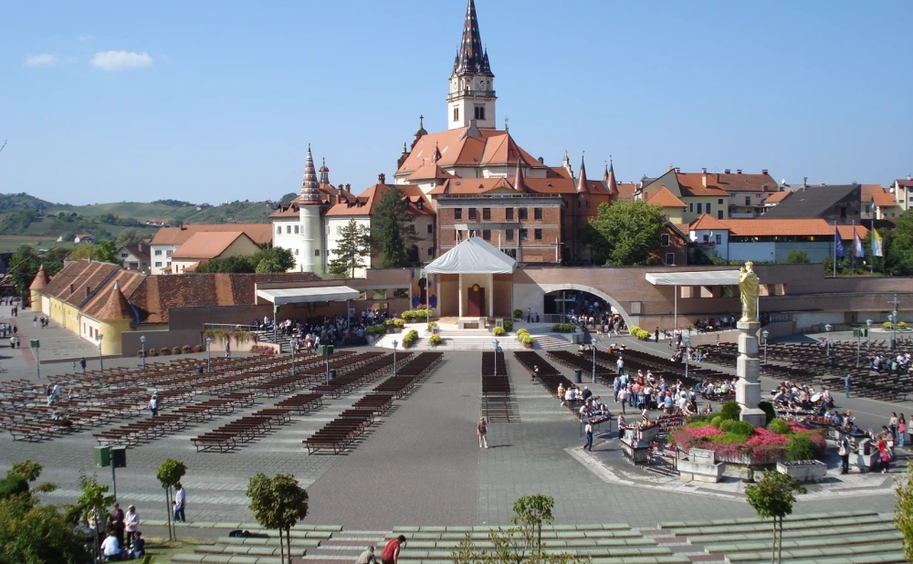 303. Zavjetno hodočašće u Mariju Bistricu
