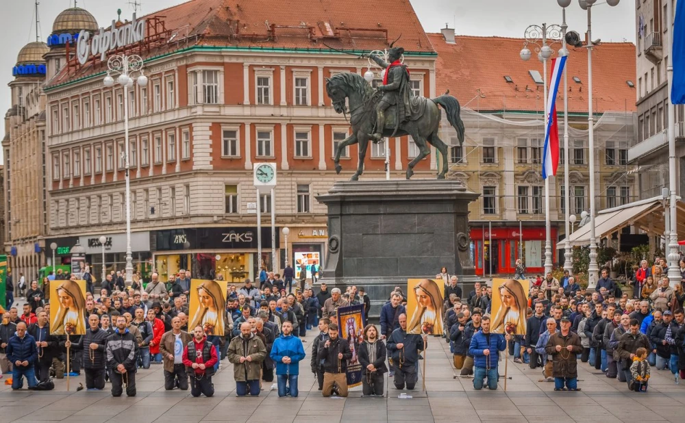 MIT Javna molitva krunice čin je prosvjeda