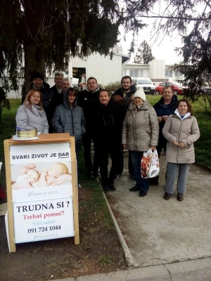 [PREMOĆNE FOTOGRAFIJE] Stotine muškaraca danas molilo za spas nerođene djece!