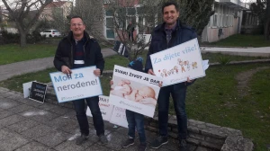 [PREMOĆNE FOTOGRAFIJE] Stotine muškaraca danas molilo za spas nerođene djece!