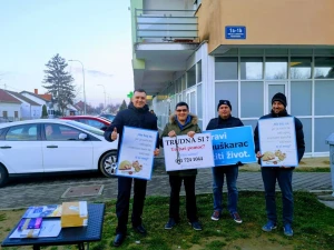 [PREMOĆNE FOTOGRAFIJE] Stotine muškaraca danas molilo za spas nerođene djece!