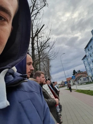 To su muškarci! Svake srijede mole za spas nerođene djece u svome gradu!