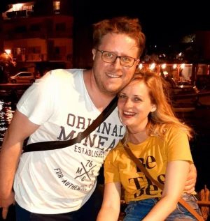 LJUBAV PREKO VEZE Upoznali se i zaljubili preko stranice katSus