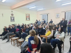 „Nanovo rođeni” posjetili i darivali Dječji dom „Sveti Marko Križevčanin”