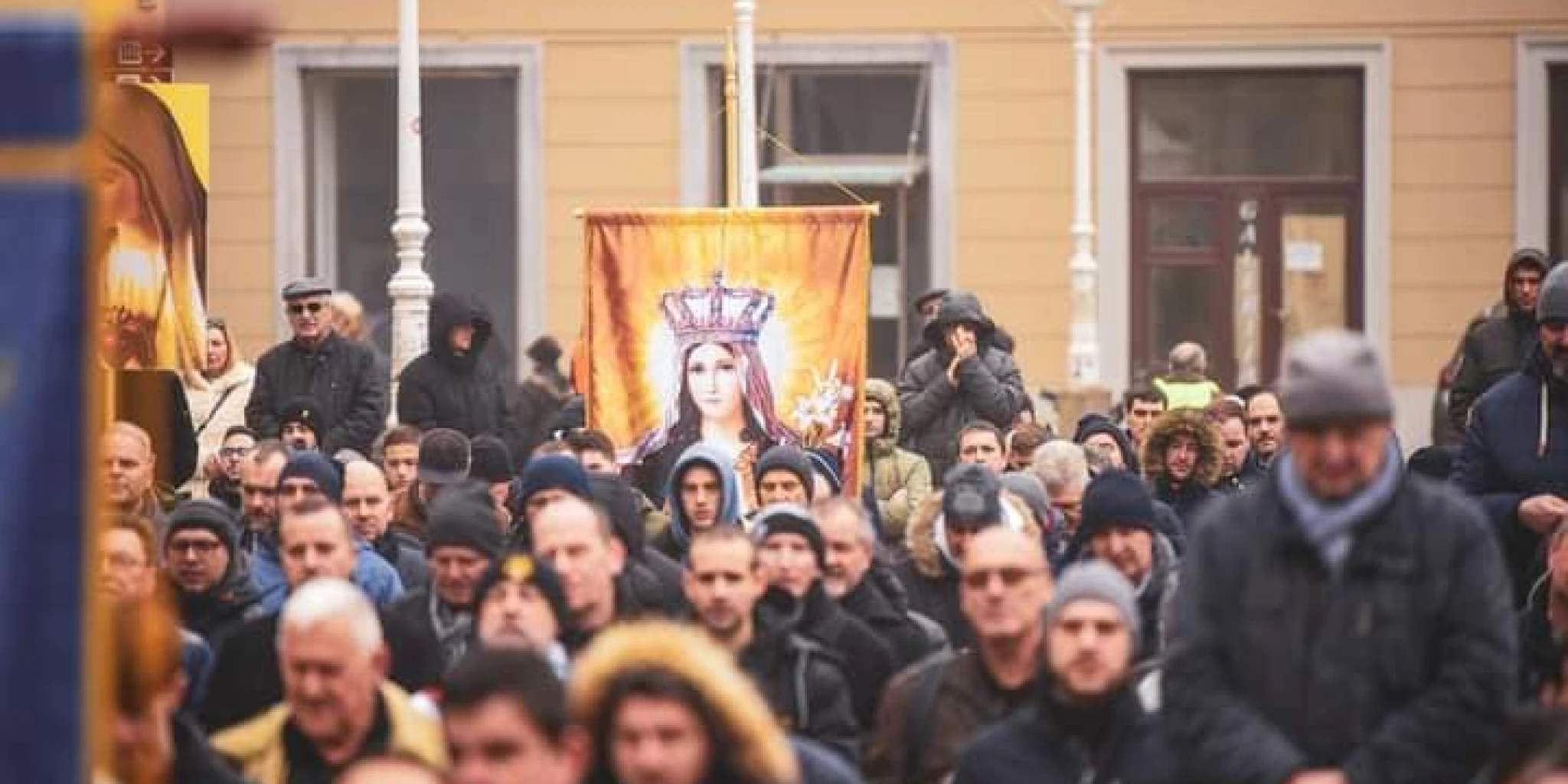 Ove subote muškarci mole krunicu u 22 hrvatska grada