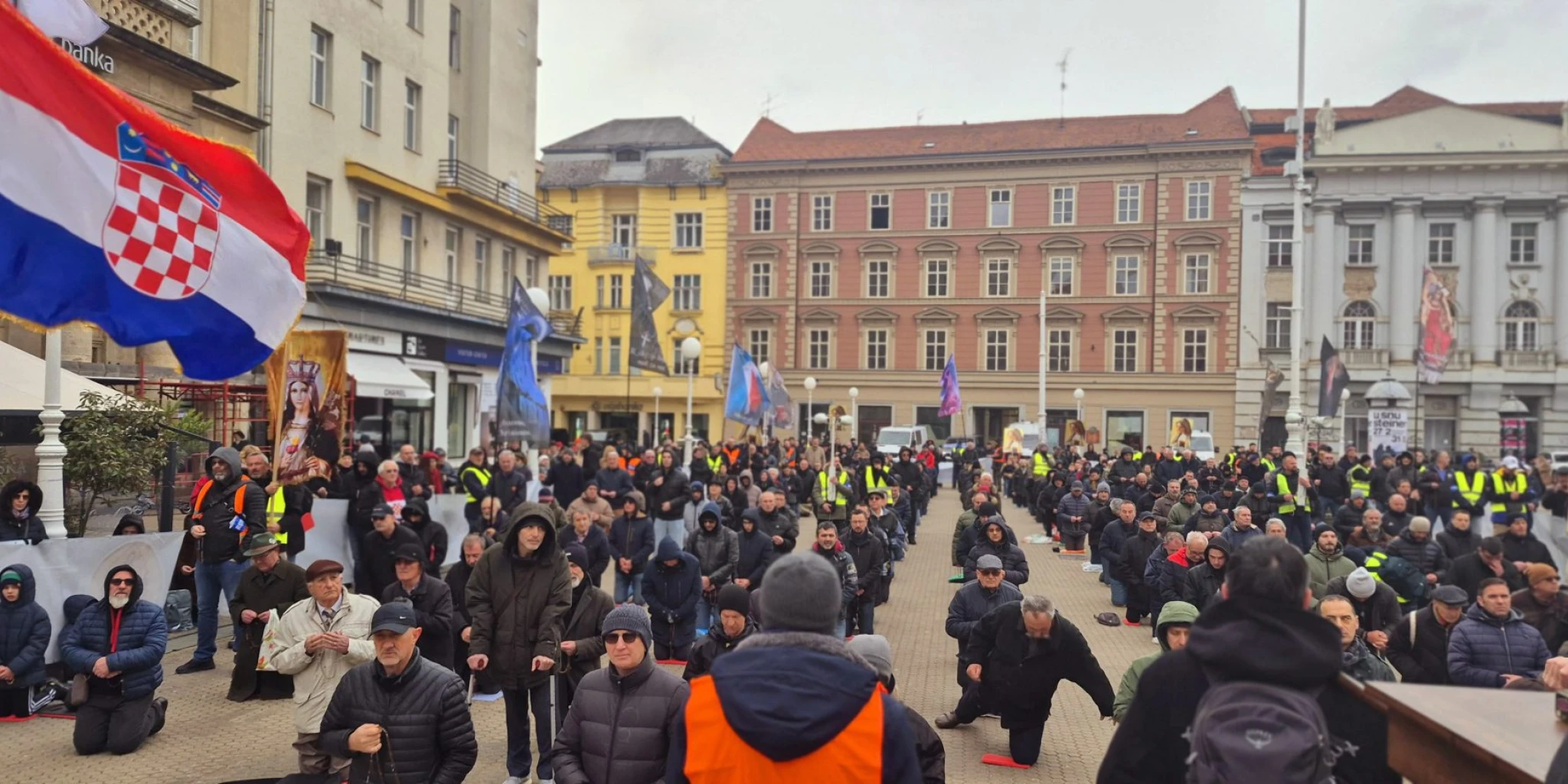 PROVJERENO Koje su molitvene nakane javnih molitelja krunice?