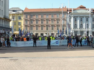 FOTO & VIDEO Održana najposjećenija i najmirnija prva subota u mjesecu na Trgu