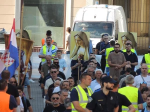 FOTO & VIDEO Održana najposjećenija i najmirnija prva subota u mjesecu na Trgu