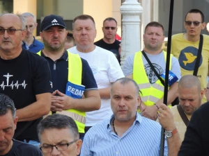 FOTO & VIDEO Održana najposjećenija i najmirnija prva subota u mjesecu na Trgu
