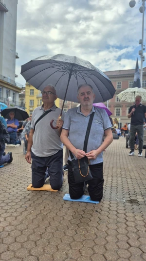 FOTO & VIDEO Usprkos kiši održana još jedna prva subota u mjesecu na Trgu