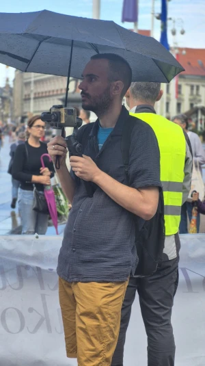 FOTO & VIDEO Usprkos kiši održana još jedna prva subota u mjesecu na Trgu