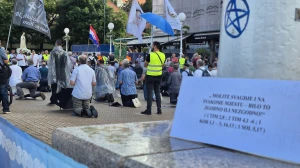 FOTO & VIDEO Usprkos kiši održana još jedna prva subota u mjesecu na Trgu