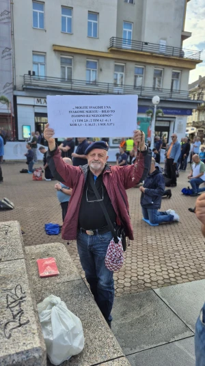 FOTO & VIDEO Usprkos kiši održana još jedna prva subota u mjesecu na Trgu