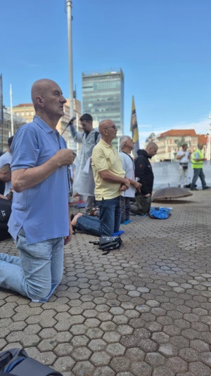 FOTO & VIDEO Usprkos kiši održana još jedna prva subota u mjesecu na Trgu
