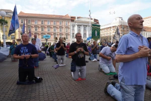 FOTO & VIDEO Usprkos kiši održana još jedna prva subota u mjesecu na Trgu