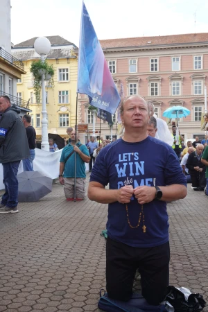 FOTO & VIDEO Usprkos kiši održana još jedna prva subota u mjesecu na Trgu
