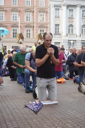 FOTO & VIDEO Usprkos kiši održana još jedna prva subota u mjesecu na Trgu