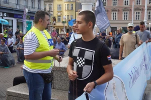 FOTO & VIDEO Usprkos kiši održana još jedna prva subota u mjesecu na Trgu