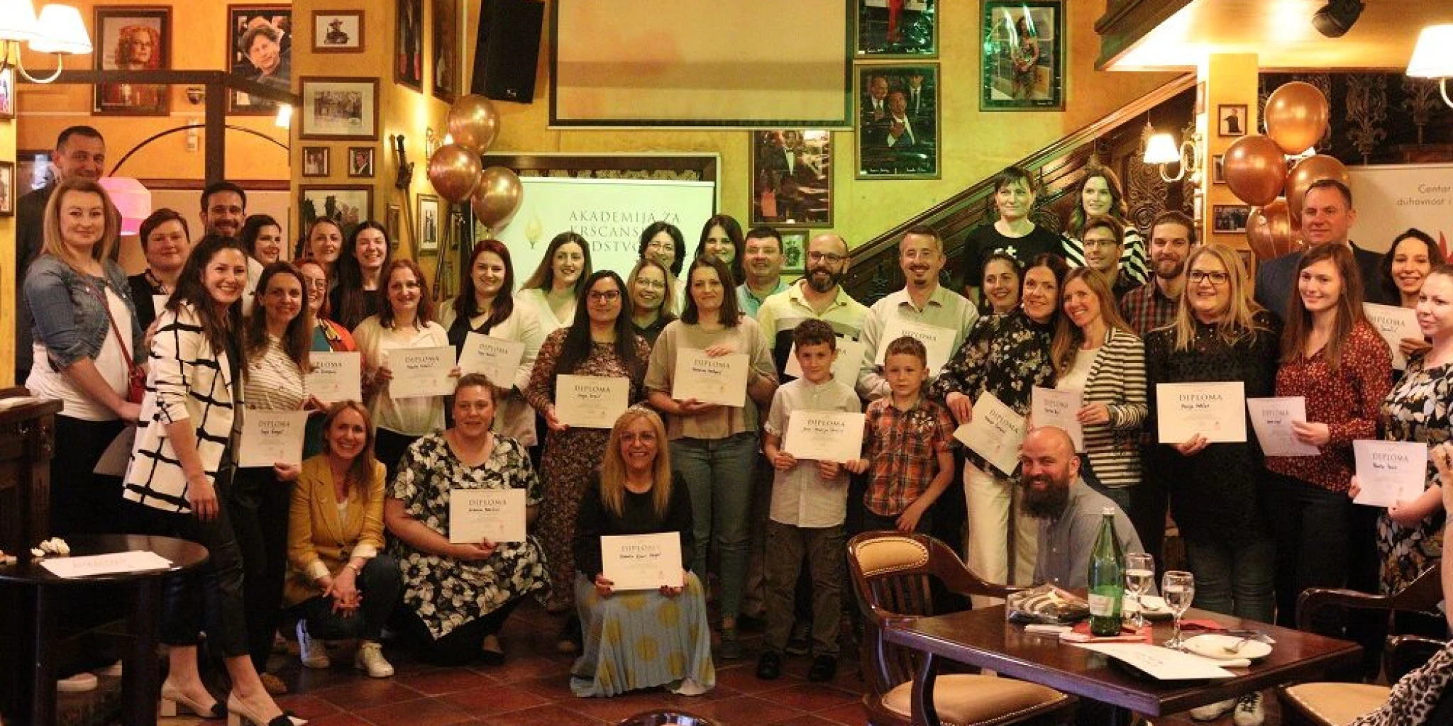 ČESTITAMO Promocija 4. generacije polaznika tečaja Biti vođa u školi sv. Ignacija