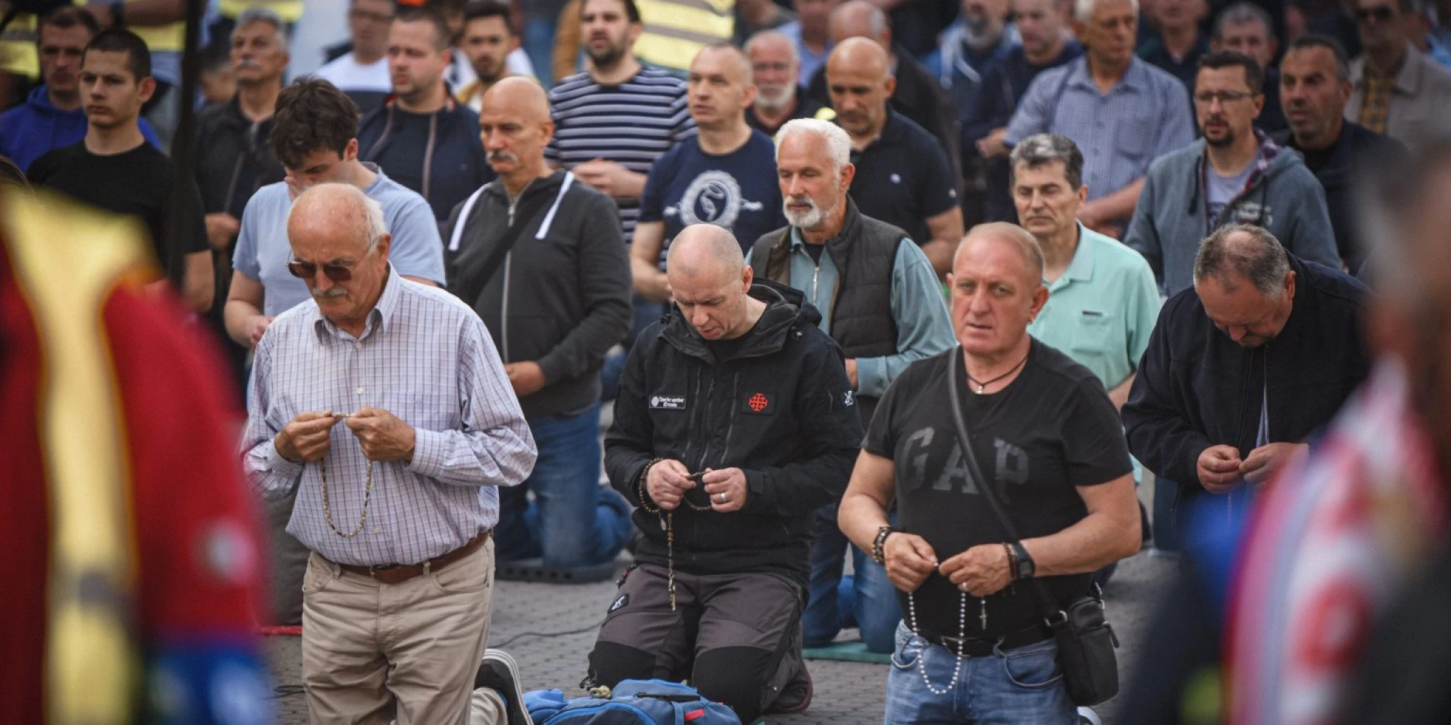 I ove prve subote muškarci mole krunicu na 28 lokacija diljem Lijepe Naše