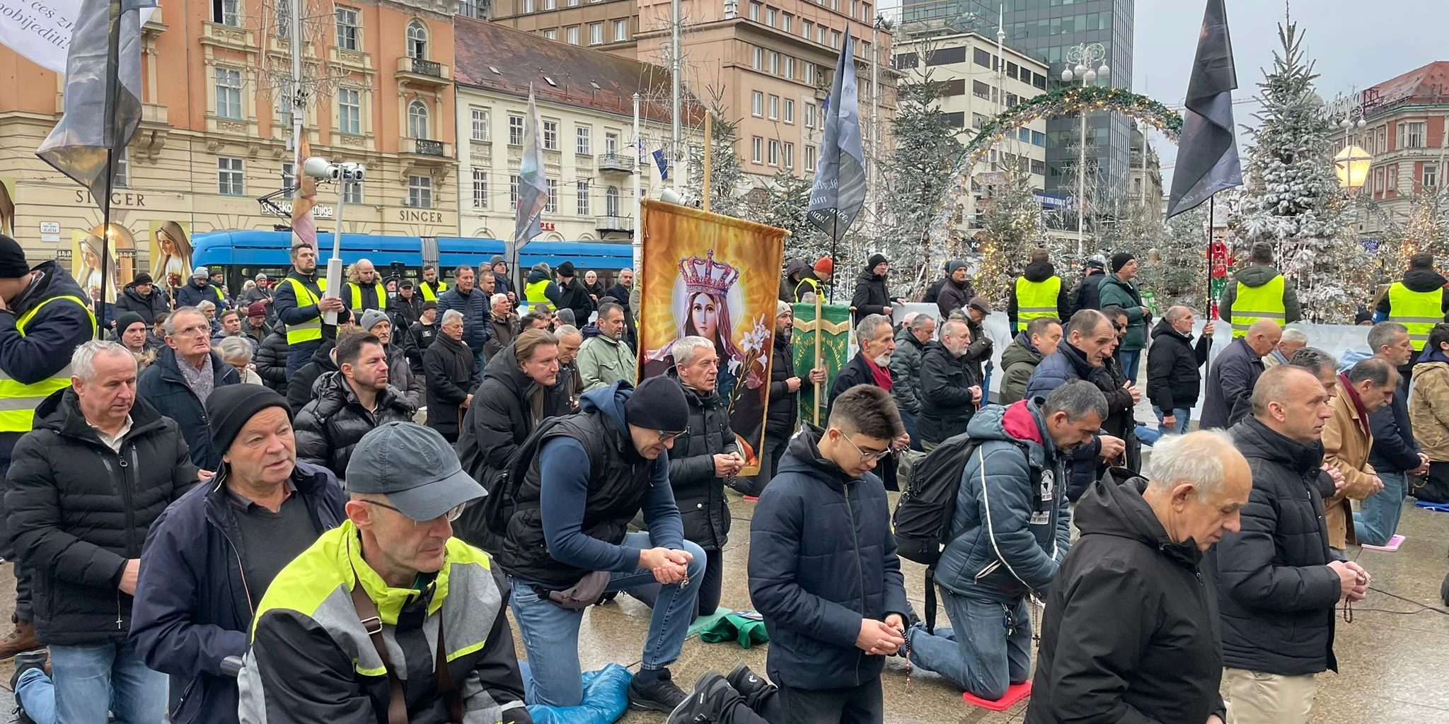 FOTO & VIDEO Održana posljednja ovogodišnja javna molitva krunice u Zagrebu