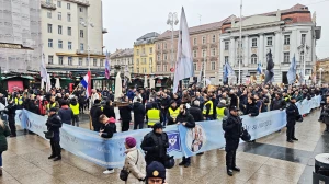 FOTO & VIDEO Održana posljednja ovogodišnja javna molitva krunice u Zagrebu