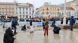FOTO & VIDEO Održana posljednja ovogodišnja javna molitva krunice u Zagrebu