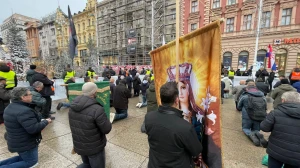 FOTO & VIDEO Održana posljednja ovogodišnja javna molitva krunice u Zagrebu