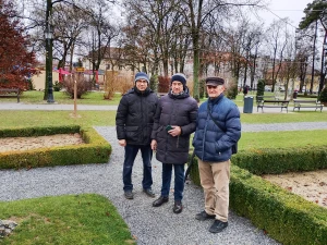 MOĆNI PRIZORI Ovako su jučer muškarci molili krunicu diljem Hrvatske usprkos hladnoći
