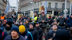 FOTO/VIDEO Nove nakane i pun Trg na prvoj ovogodišnjoj krunici muškaraca