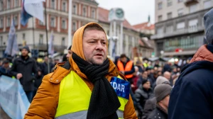 FOTO/VIDEO Nove nakane i pun Trg na prvoj ovogodišnjoj krunici muškaraca