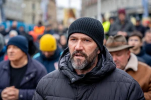 FOTO/VIDEO Nove nakane i pun Trg na prvoj ovogodišnjoj krunici muškaraca