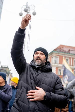 FOTO/VIDEO Nove nakane i pun Trg na prvoj ovogodišnjoj krunici muškaraca