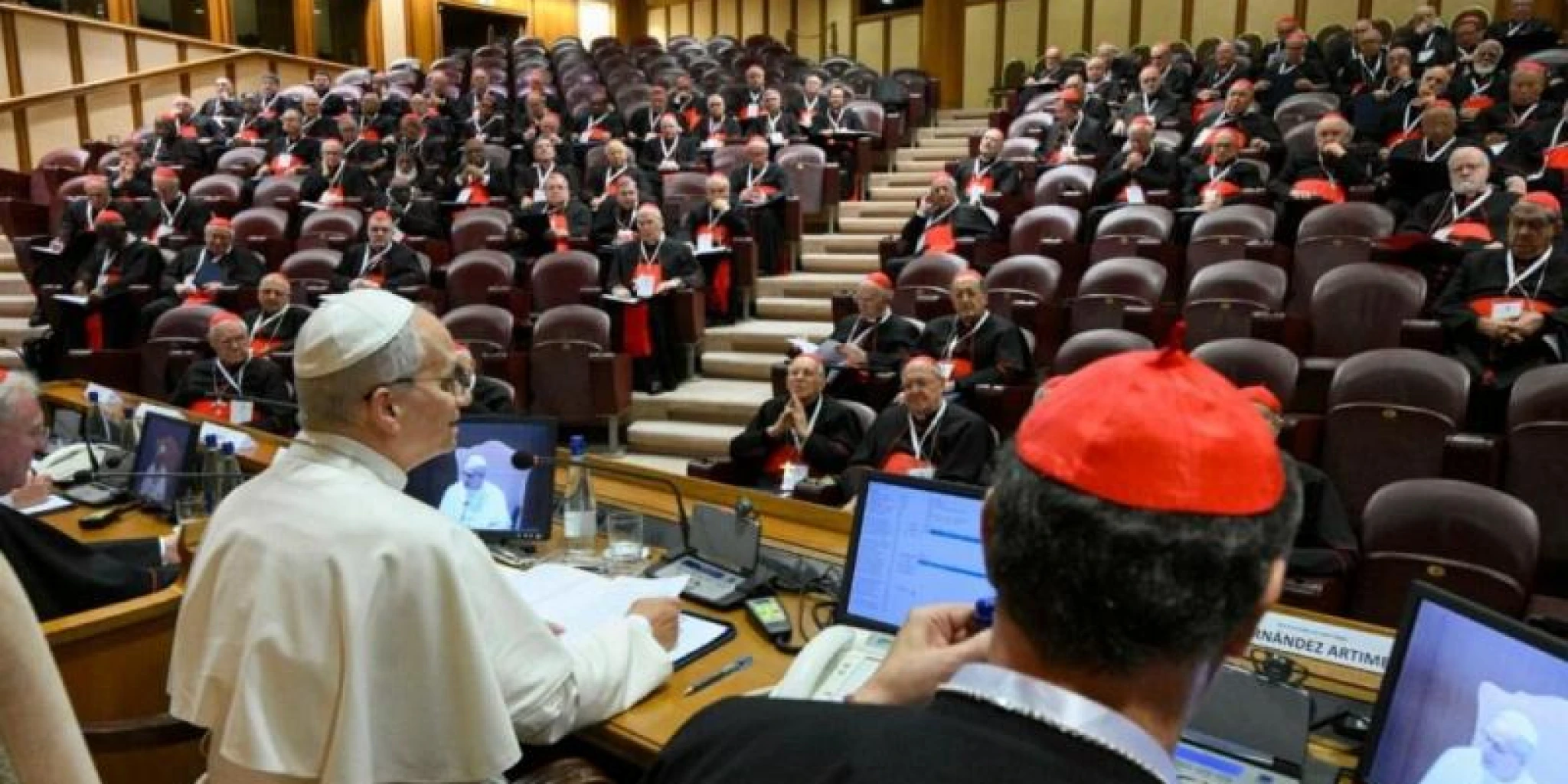 PAPA NAJAVIO NOVI KONZISTORIJ: Evo kada će se ponovno susresti s kardinalima