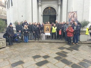 FOTO Ovako su danas muškarci molili krunicu diljem Lijepe Naše