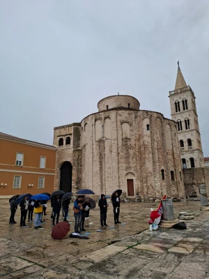 FOTO Ovako su danas muškarci molili krunicu diljem Lijepe Naše