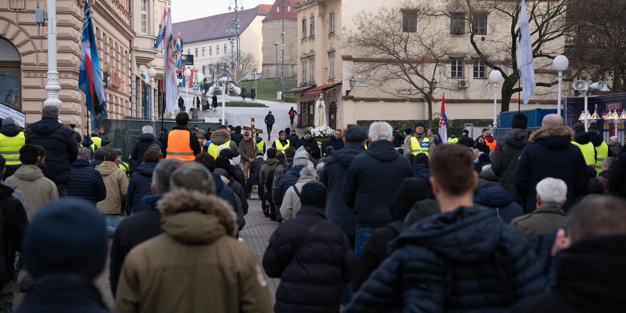 FOTO & VIDEO Najposjećenija javna molitva krunice muškaraca u Zagrebu u ovoj godini