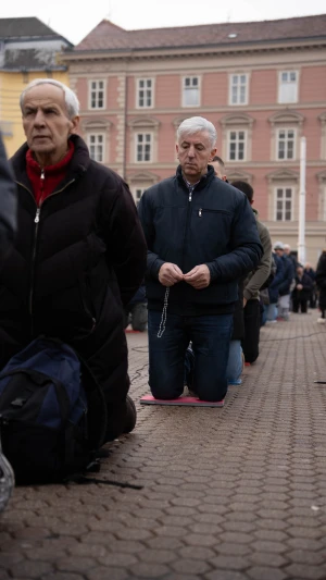 FOTO & VIDEO Najposjećenija javna molitva krunice muškaraca u Zagrebu u ovoj godini