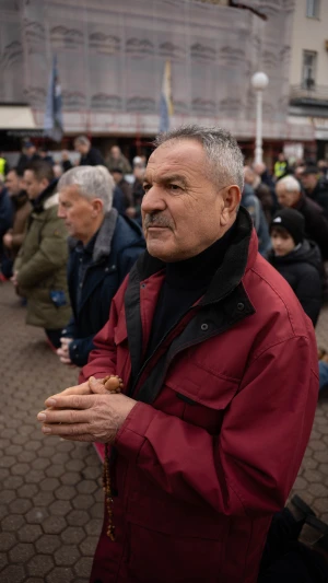 FOTO & VIDEO Najposjećenija javna molitva krunice muškaraca u Zagrebu u ovoj godini