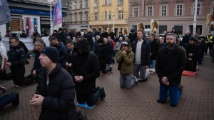 FOTO & VIDEO Najposjećenija javna molitva krunice muškaraca u Zagrebu u ovoj godini