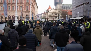 FOTO & VIDEO Najposjećenija javna molitva krunice muškaraca u Zagrebu u ovoj godini